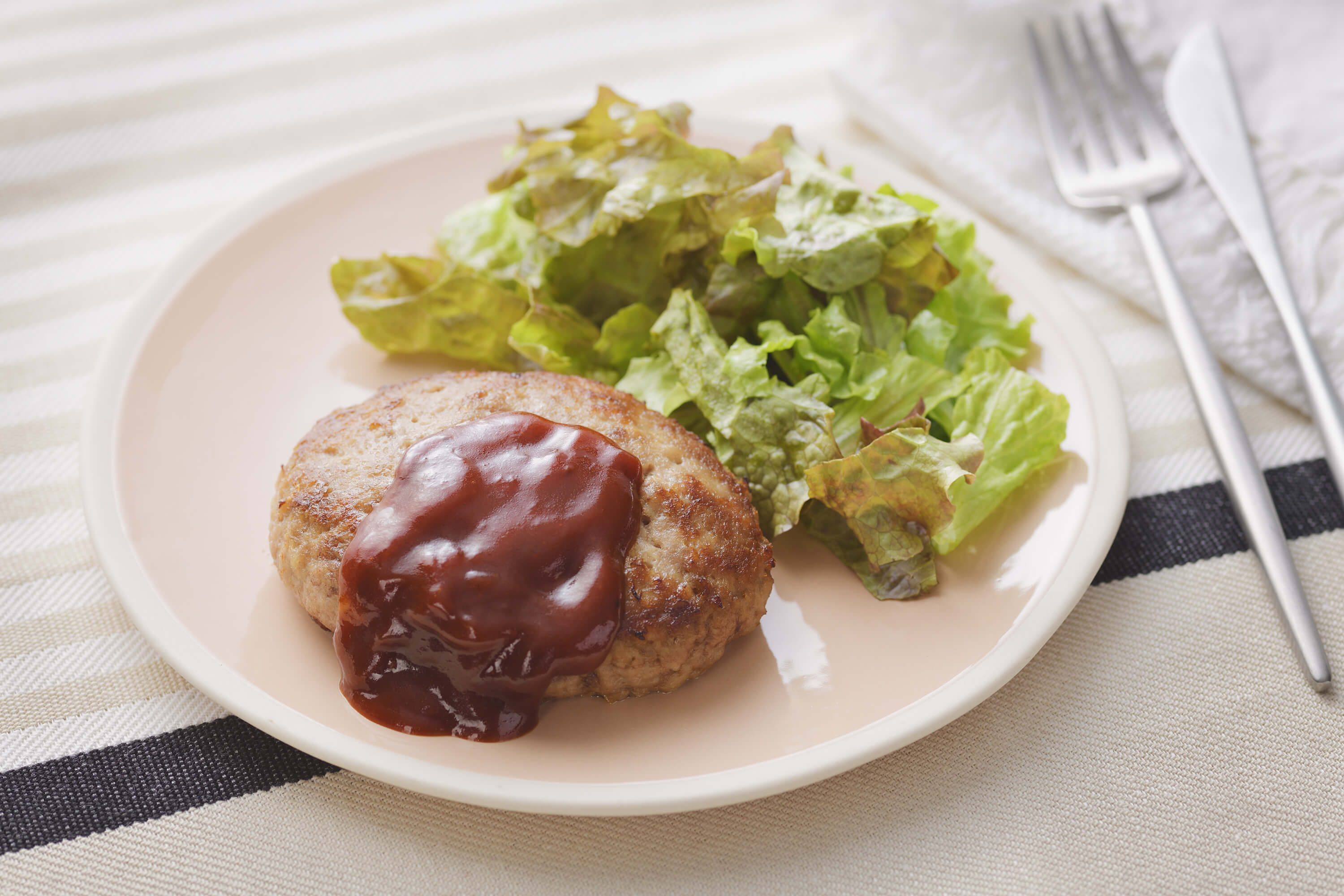 フライパンひとつで完結 ハンバーグ